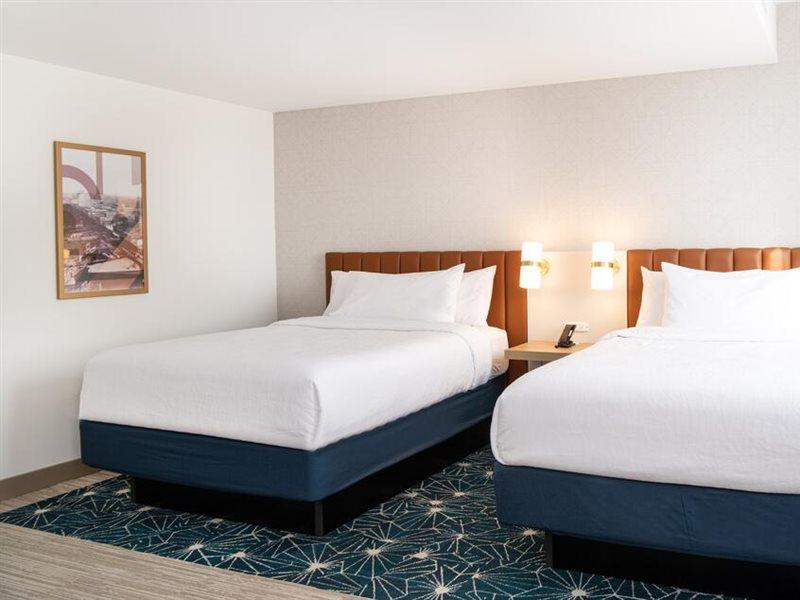 Hilton Garden Inn Flint Downtown エクステリア 写真