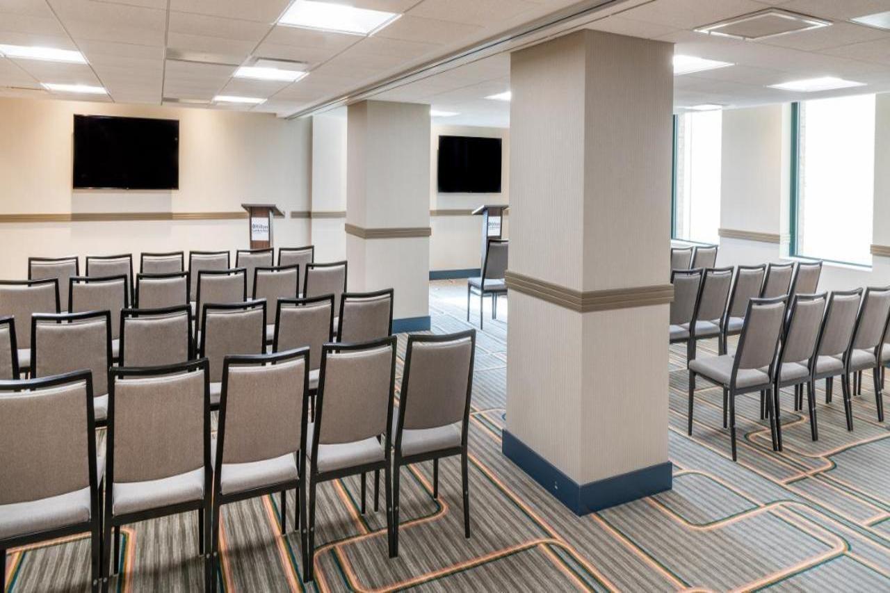 Hilton Garden Inn Flint Downtown エクステリア 写真
