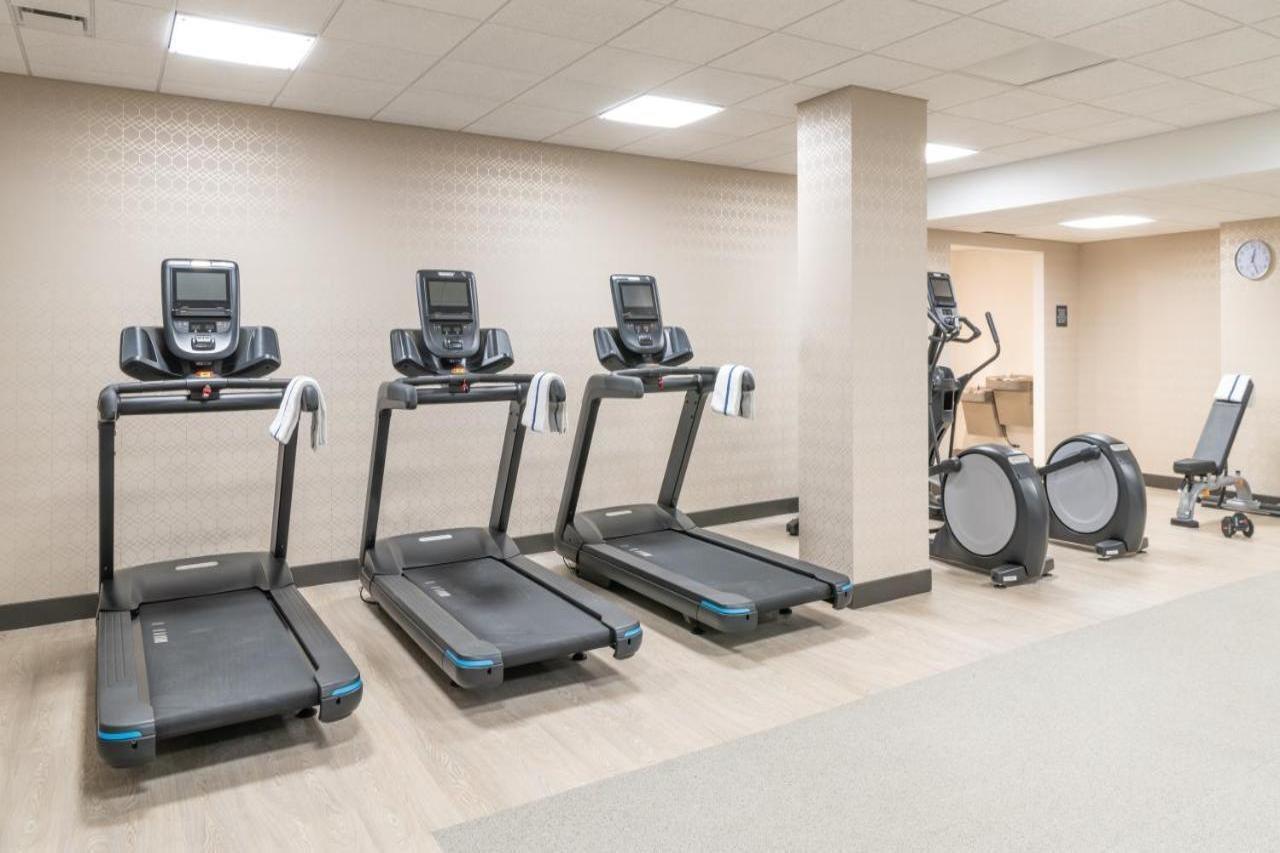 Hilton Garden Inn Flint Downtown エクステリア 写真