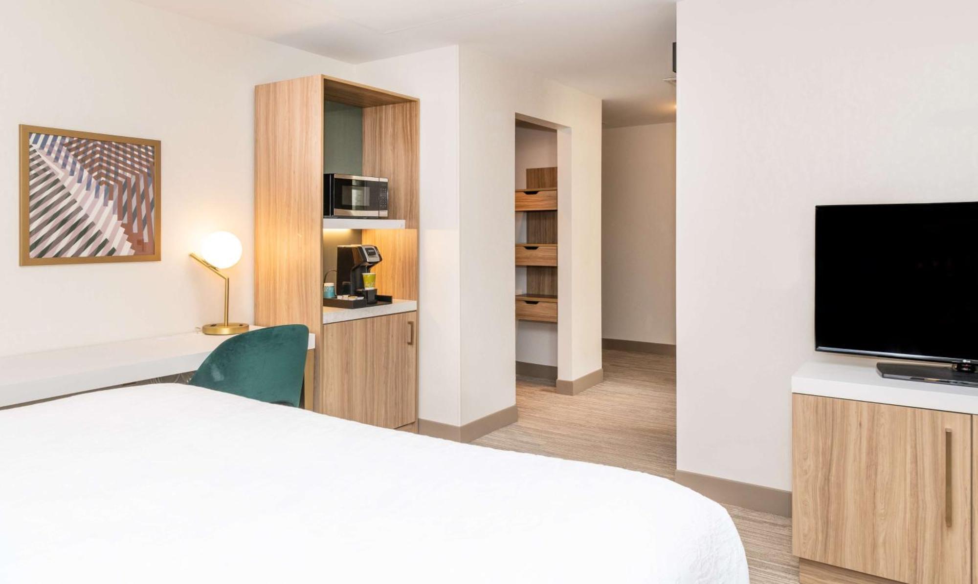 Hilton Garden Inn Flint Downtown エクステリア 写真
