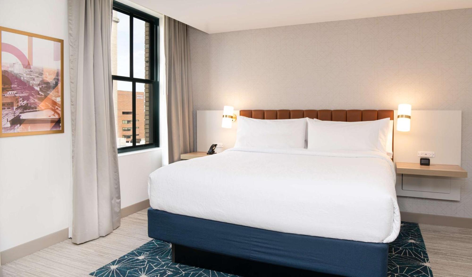 Hilton Garden Inn Flint Downtown エクステリア 写真