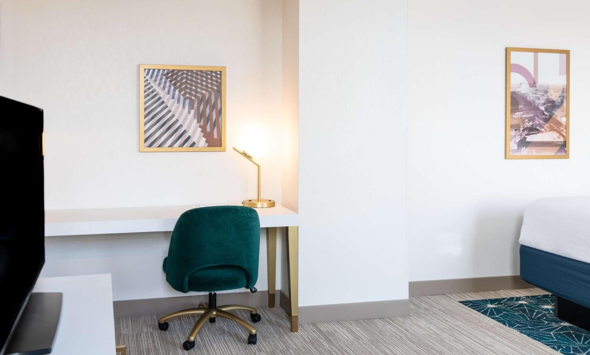 Hilton Garden Inn Flint Downtown エクステリア 写真