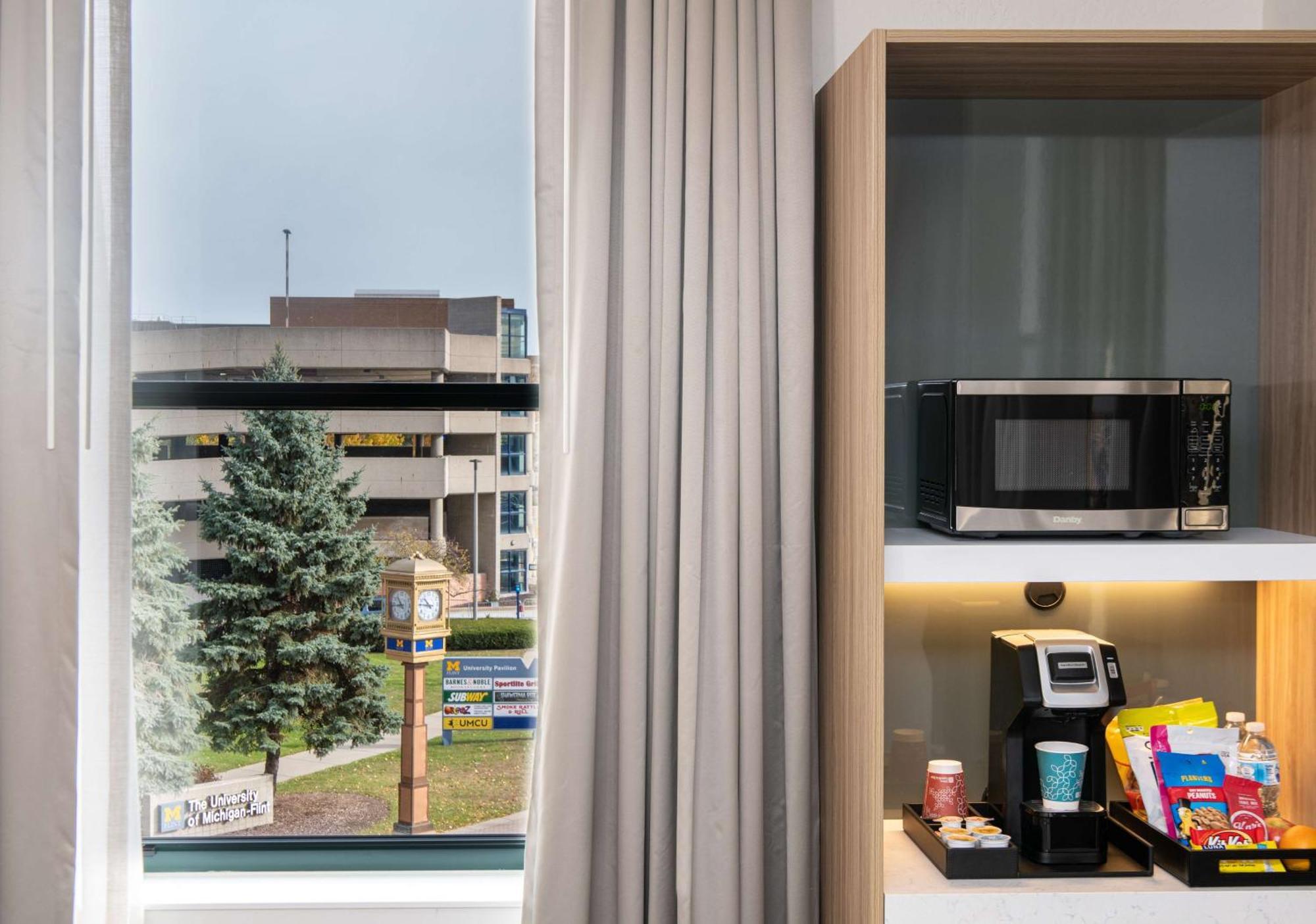 Hilton Garden Inn Flint Downtown エクステリア 写真