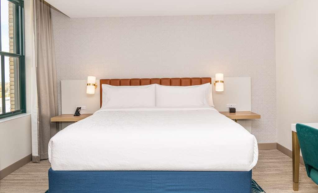 Hilton Garden Inn Flint Downtown 部屋 写真
